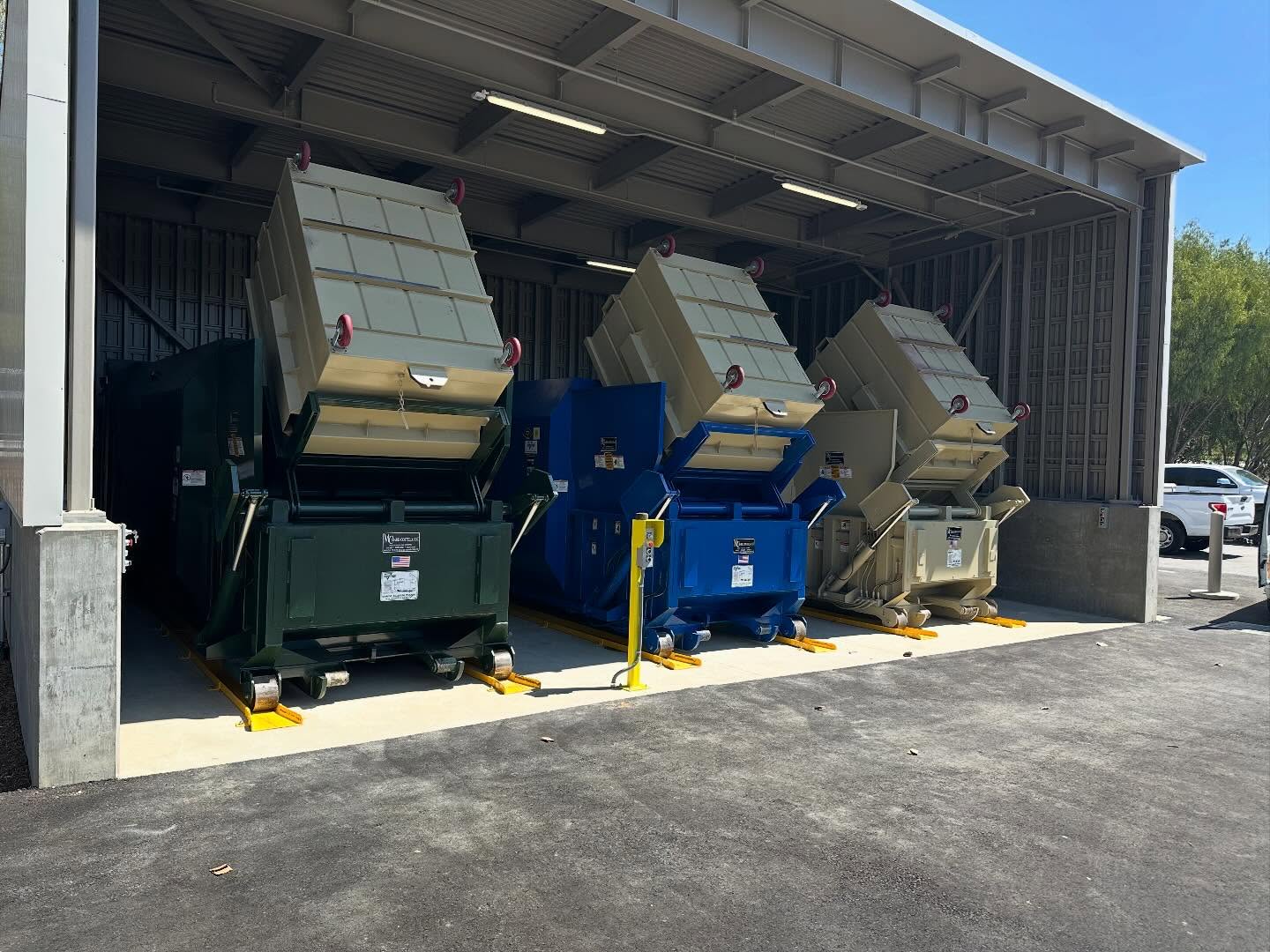 Self-Contained Commercial Trash Compactor
